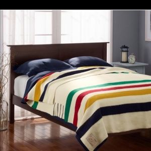 Authentic NWT Hudson Bay 4 point wool blanket